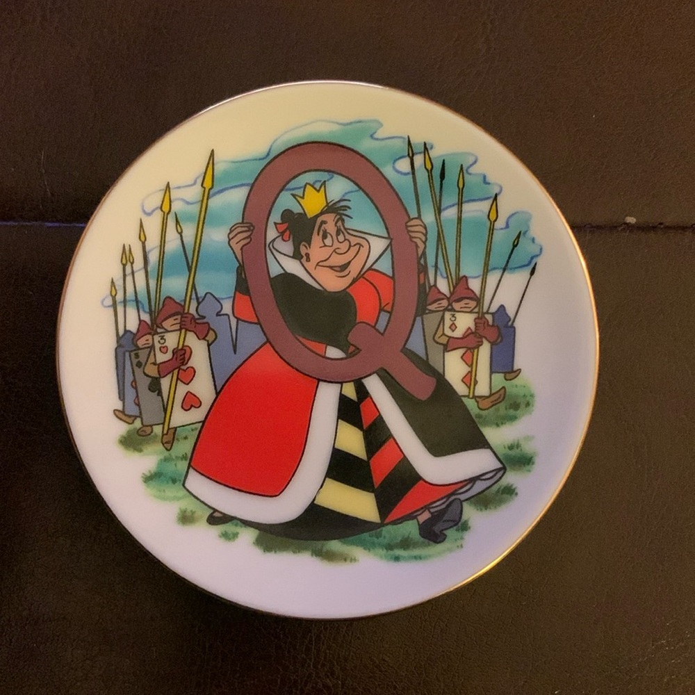 Disney's Alphabet Collection Mini Plate 3.25" Letter Q Queen of Hearts